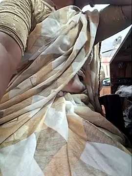 Snapshot of indianhotwife639 chatting on 24, 11, 2025 indianhotwife639 online show from 24, 11, 2025