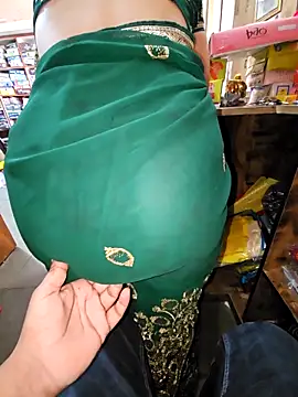 Snapshot of indianhotwife639 chatting on 26, 11, 2025 indianhotwife639 online show from 26, 11, 2025