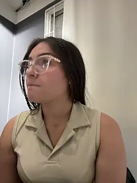 Alyha Cortes online show from 5, 11, 2025