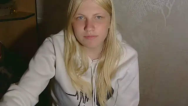 Snapshot of Victoria_ooo chatting on 3, 10, 2025 Victoria ooo online show from 3, 10, 2025