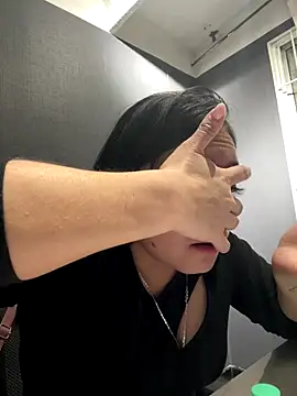 Emily Rivers  online show from 27, 11, 2025