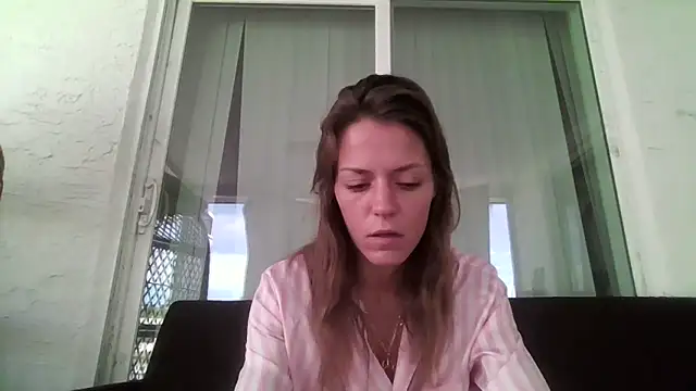 Snapshot of LaylaRainVIP chatting on 14, 9, 2025 LaylaRainVIP online show from 14, 9, 2025