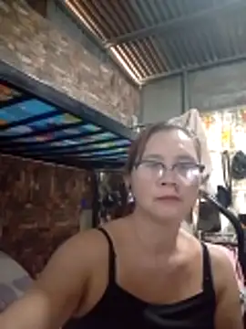 Snapshot of SexyHottMom chatting on 24, 4, 2026 SexyHottMom online show from 24, 4, 2026