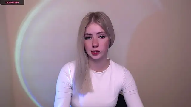 Snapshot of AliceHotty_ chatting on 17, 10, 2025 AliceHotty online show from 17, 10, 2025