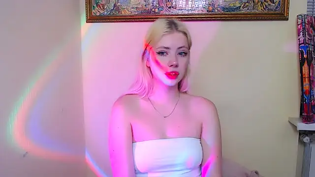 AliceHotty  online show from 8, 4, 2026