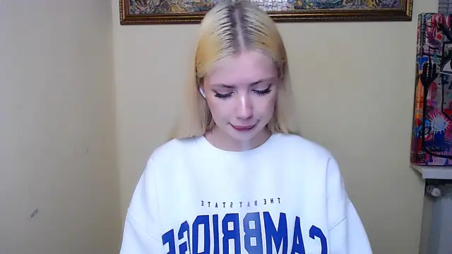 AliceHotty  online show from 10, 4, 2026