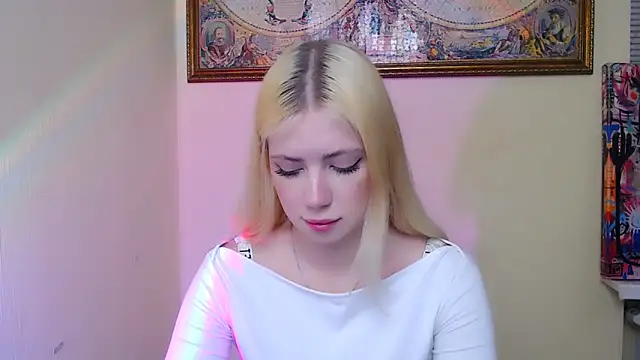 AliceHotty  online show from 14, 4, 2026