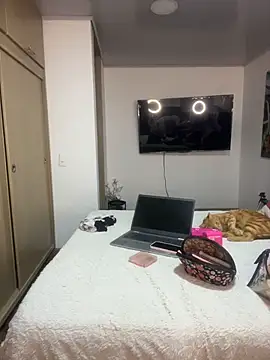 Snapshot of MiaRousexxx_ chatting on 23, 10, 2025 MiaRousexxx online show from 23, 10, 2025