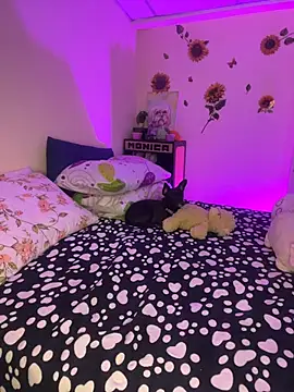 Snapshot of MiaRousexxx_ chatting on 27, 10, 2025 MiaRousexxx online show from 27, 10, 2025