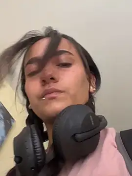 Snapshot of MiaRousexxx_ chatting on 21, 11, 2025 MiaRousexxx online show from 21, 11, 2025