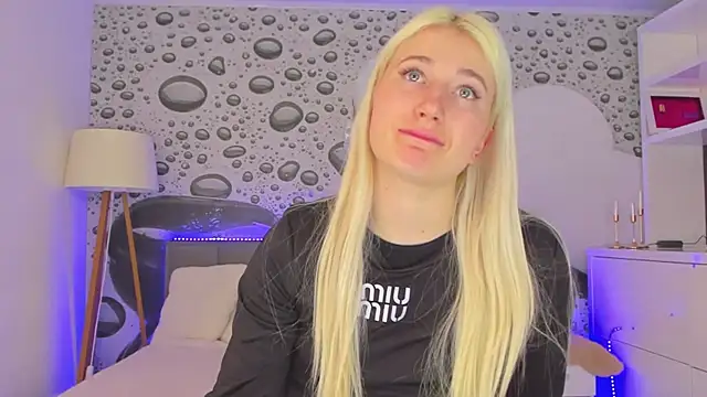 HollyTailors online show from 28, 3, 2026