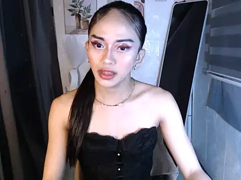 LauraSoHot online show from 24, 9, 2025