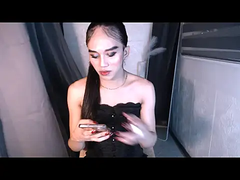 LauraSoHot online show from 12, 11, 2025