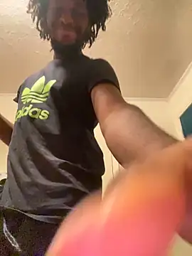 Snapshot of ThickDic28 chatting on 14, 9, 2025 ThickDic28 online show from 14, 9, 2025