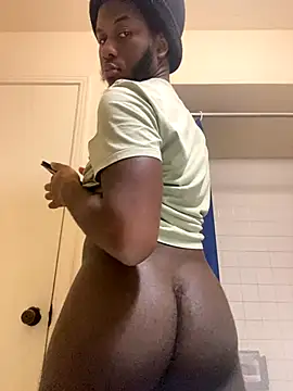 Snapshot of ThickDic28 chatting on 14, 10, 2025 ThickDic28 online show from 14, 10, 2025