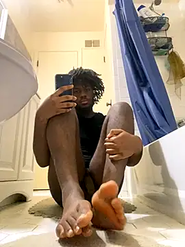 Snapshot of ThickDic28 chatting on 28, 10, 2025 ThickDic28 online show from 28, 10, 2025