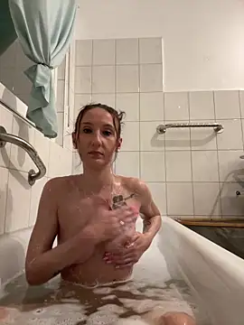 Snapshot of Emilia_Mausi chatting on 10, 11, 2025 Emilia Mausi online show from 10, 11, 2025