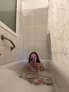 Snapshot of Emilia_Mausi chatting on 6, 1, 2026 Emilia Mausi online show from 6, 1, 2026