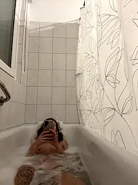 Snapshot of Emilia_Mausi chatting on 13, 1, 2026 Emilia Mausi online show from 13, 1, 2026