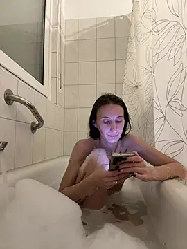 Snapshot of Emilia_Mausi chatting on 19, 2, 2026 Emilia Mausi online show from 19, 2, 2026