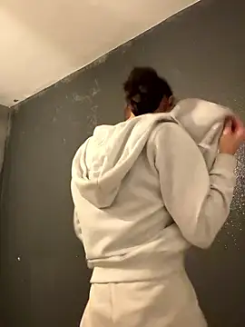 Snapshot of Emilia_Mausi chatting on 23, 2, 2026 Emilia Mausi online show from 23, 2, 2026