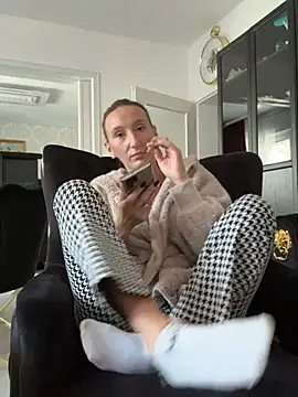 Snapshot of Emilia_Mausi chatting on 2, 3, 2026 Emilia Mausi online show from 2, 3, 2026