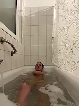 Snapshot of Emilia_Mausi chatting on 8, 3, 2026 Emilia Mausi online show from 8, 3, 2026