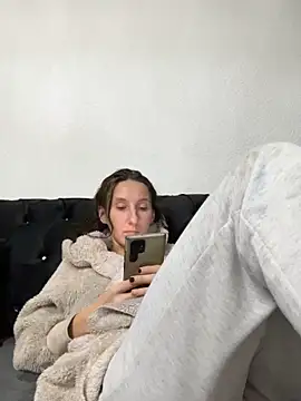 Snapshot of Emilia_Mausi chatting on 10, 3, 2026 Emilia Mausi online show from 10, 3, 2026