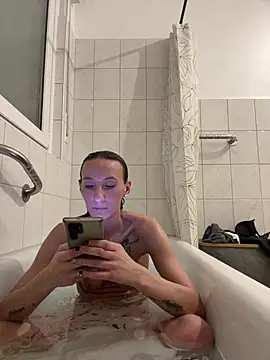 Snapshot of Emilia_Mausi chatting on 11, 3, 2026 Emilia Mausi online show from 11, 3, 2026