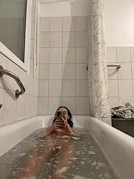 Snapshot of Emilia_Mausi chatting on 2, 4, 2026 Emilia Mausi online show from 2, 4, 2026