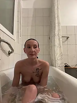 Snapshot of Emilia_Mausi chatting on 8, 4, 2026 Emilia Mausi online show from 8, 4, 2026