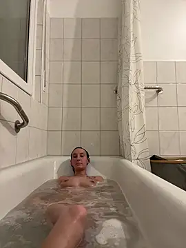 Snapshot of Emilia_Mausi chatting on 9, 4, 2026 Emilia Mausi online show from 9, 4, 2026