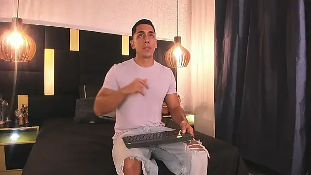 Snapshot of Lucio__Fox chatting on 7, 2, 2026 Lucio Fox online show from 7, 2, 2026