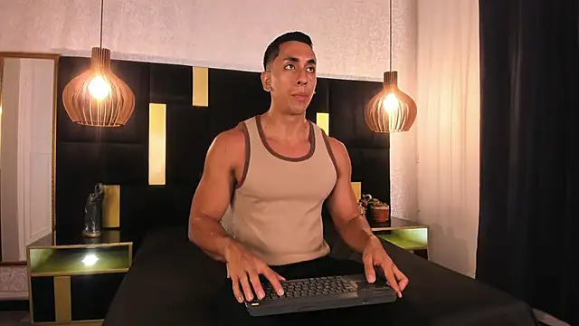 Lucio  Fox online show from 3, 3, 2026