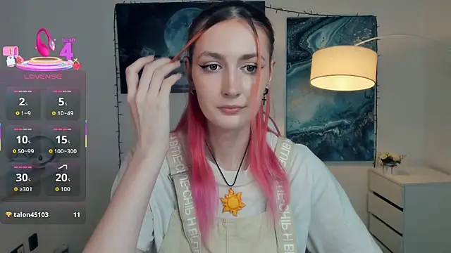 Snapshot of EasterBlink chatting on 26, 10, 2025 EasterBlink online show from 26, 10, 2025