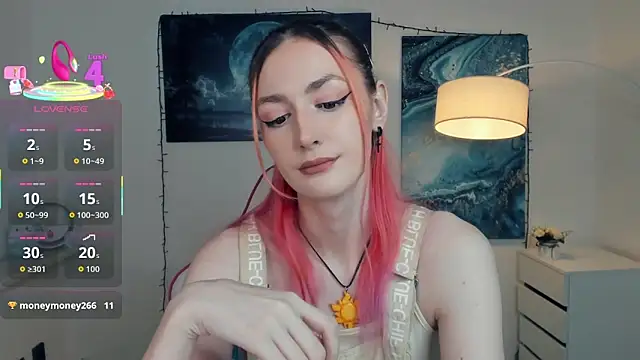 Snapshot of EasterBlink chatting on 30, 10, 2025 EasterBlink online show from 30, 10, 2025