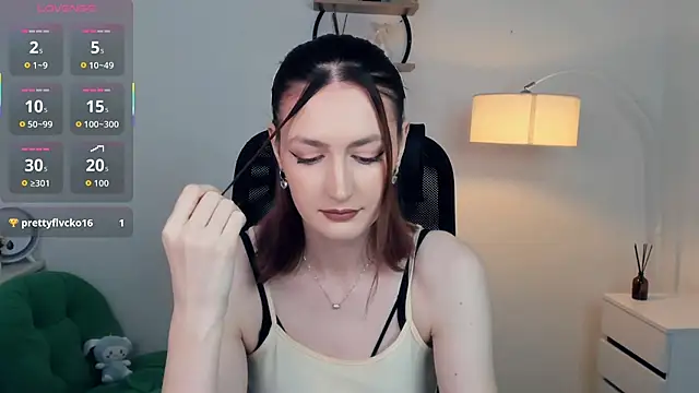 Snapshot of EasterBlink chatting on 9, 11, 2025 EasterBlink online show from 9, 11, 2025