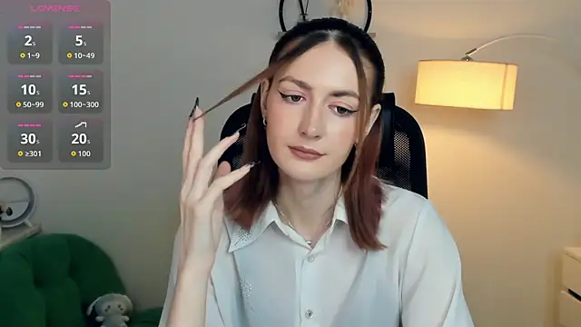 Snapshot of EasterBlink chatting on 22, 11, 2025 EasterBlink online show from 22, 11, 2025