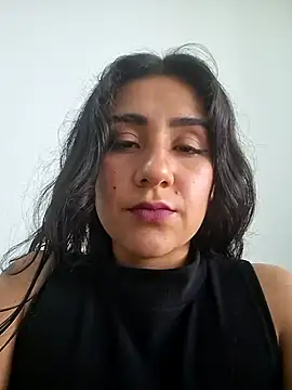 Snapshot of CAROLINE__07 chatting on 19, 11, 2025 CAROLINE 07 online show from 19, 11, 2025