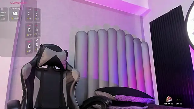 Snapshot of _Leohot_ chatting on 24, 10, 2025 Leohot online show from 24, 10, 2025