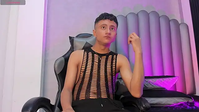 Snapshot of _Leohot_ chatting on 25, 10, 2025 Leohot online show from 25, 10, 2025