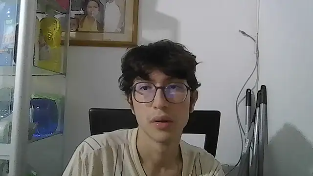 Snapshot of Kevintdx chatting on 4, 10, 2025 Kevintdx online show from 4, 10, 2025