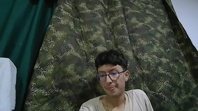 Snapshot of Kevintdx chatting on 26, 10, 2025 Kevintdx online show from 26, 10, 2025