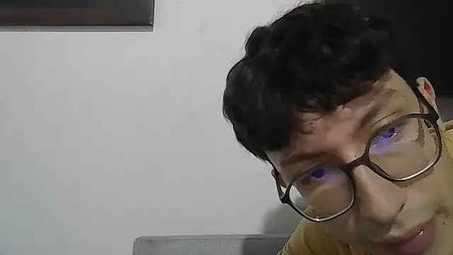 Snapshot of Kevintdx chatting on 14, 11, 2025 Kevintdx online show from 14, 11, 2025