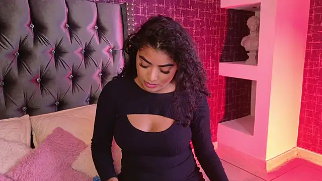 Snapshot of Carly_Monroe_ chatting on 10, 9, 2025 Carly Monroe online show from 10, 9, 2025