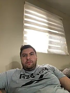 Snapshot of raulgzz4 chatting on 28, 4, 2026 raulgzz4 online show from 28, 4, 2026