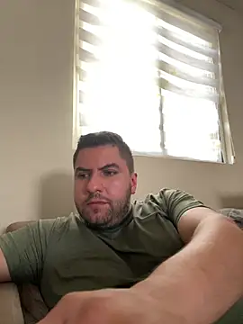 Snapshot of raulgzz4 chatting on 12, 5, 2026 raulgzz4 online show from 12, 5, 2026