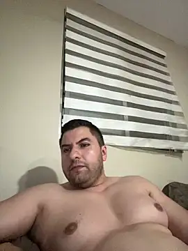 Snapshot of raulgzz4 chatting on 19, 5, 2026 raulgzz4 online show from 19, 5, 2026