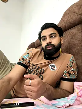 hottestboy03 online show from 31, 10, 2025