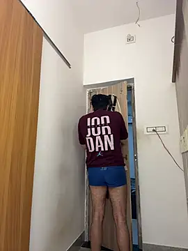 hottestboy03 online show from 13, 5, 2026
